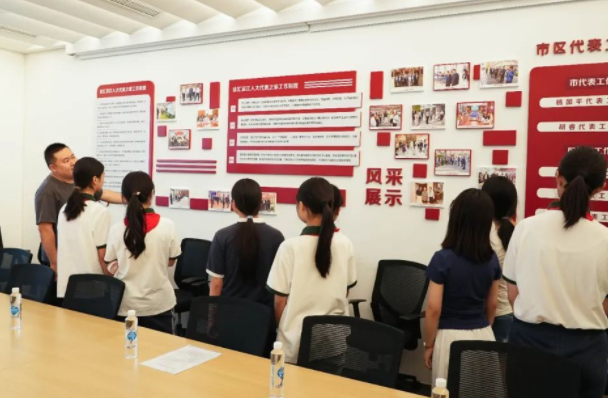 将校园里的搬进底层实践点将实践点与校园讲堂串联起来互动