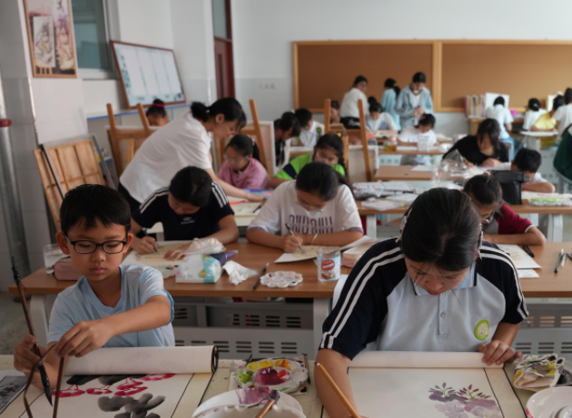 区域统筹校园主体技术支撑专家引领的教育数字化推动系统 区域统筹校园主体技术支撑专家引领的教育数字化推动系统