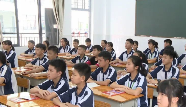 让校园充溢阳光花香让英勇的生命之花在时间的枝头开放美的希冀 让校园充溢阳光花香让英勇的生命之花在时间的枝头开放美的希冀