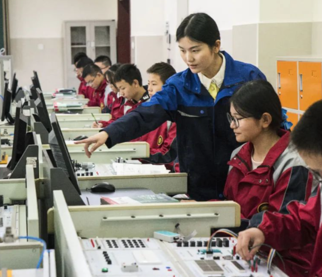 课程教育中设置企业实践环节让学生在实践检验中增加板补短板 课程教育中设置企业实践环节让学生在实践检验中增加板补短板